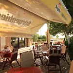 La 3*